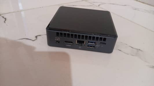 intel BOXNUC8i5BEK MINI PC CORE i5 8th generation