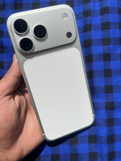 Iphone 17 pro max silver