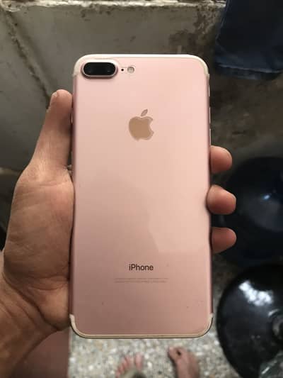 IPhone 7 Plus 128gb pta approved set available for urgent sale
