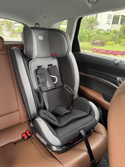 TWO Car seats for sale! Excellent condition
