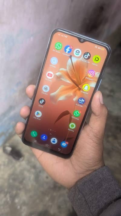 vivo y20 4GB 64GB doul sim officially approved exchange possible