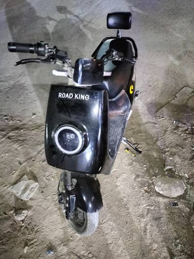 Road King JANOON ECO scooty for sale