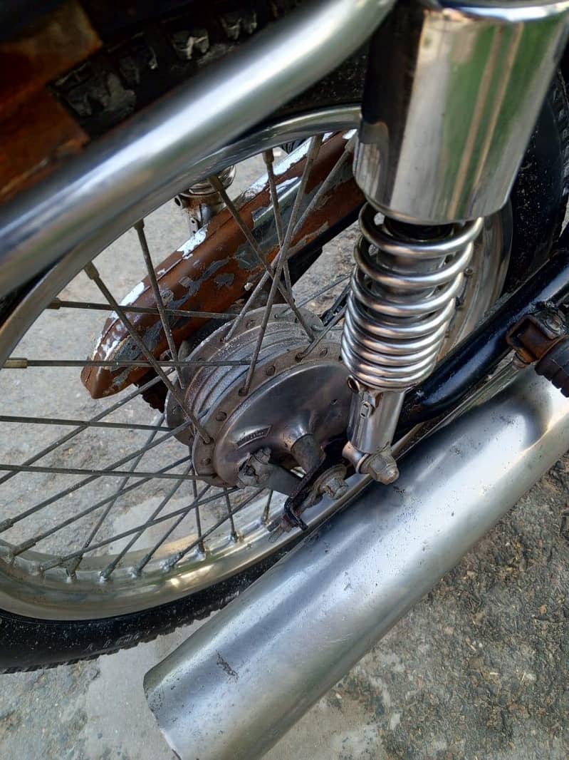 لاجواب بایک 5