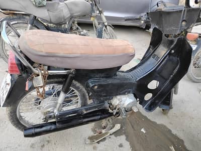 I sell my Scooty automatic  Hero Asia model 2016 self start