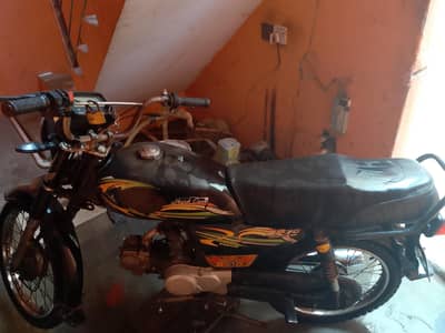 2019 model ha bike ma koi Kam nahi fast owner ha documents complete ha