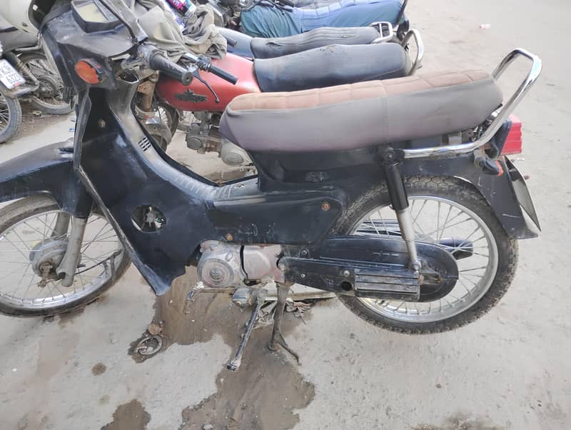 ہیرو ایشیا سیلف سٹارٹ اٹومیٹک اسکوٹر 2