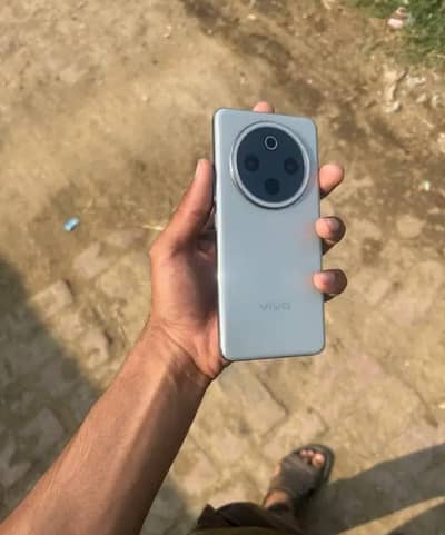 Vivo T4X 5G (8/256). Warranty till August