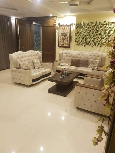 Par Day short time 3 BeD Room apartment Available for rent in Bahria town phase 4 and 6 empire Heights 2 Family apartment