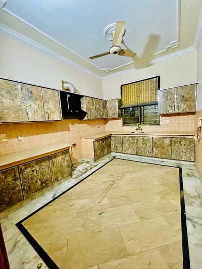 10 Marla Vvvvip Lower Portion For Rent In Sabzazar Scheme