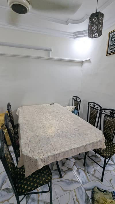 King Size 6Ft By 3Ft Heavy Glass Dinning Table