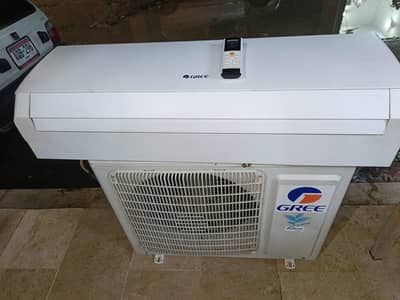 Gree 1.5 ton DC inverter ( heat & cool )  genien condition like a new