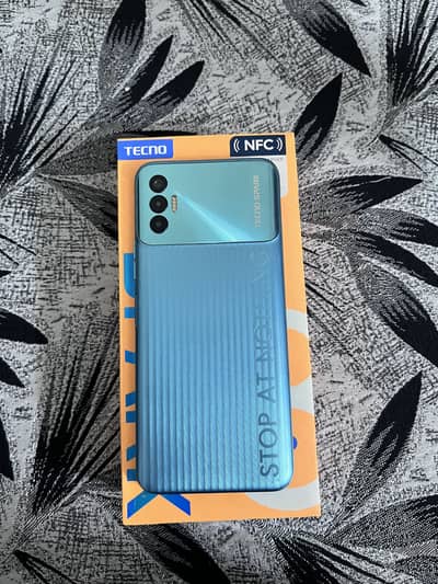 Tecno Spark 8p 4/128