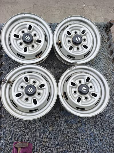 Suzuki mehran genuine rims