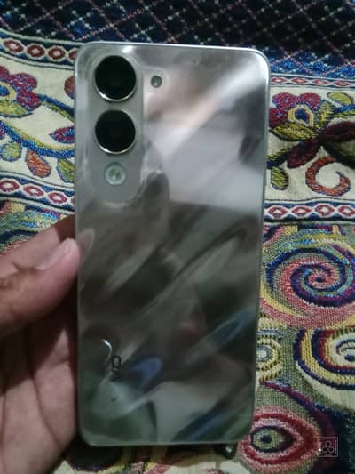 vivoy04 4/128 box within charge