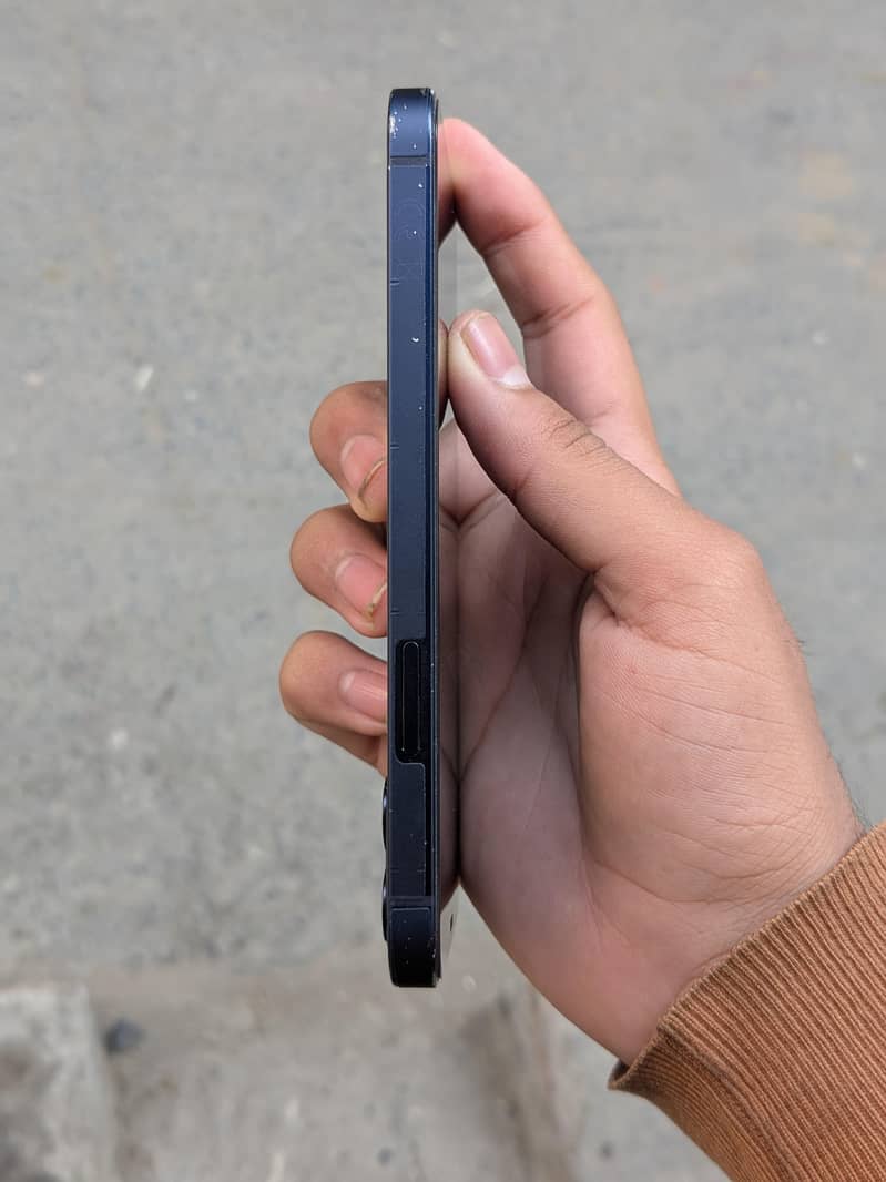 good condition mobile 3