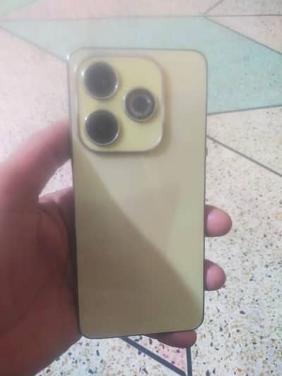 Infinix hot 40i 16 gb ram 128 gb room