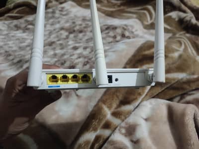 Tenda wireless Router F3