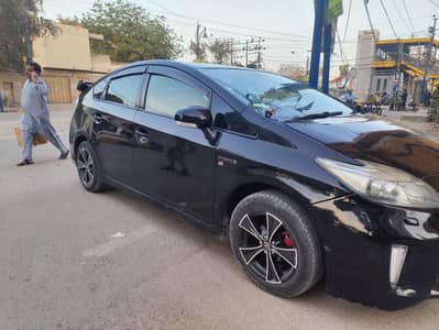 Toyota prius 2012 urgent sale