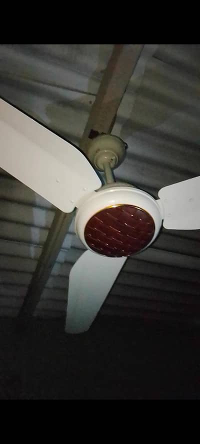 4 piece of fan 2 months used AC DC remote control