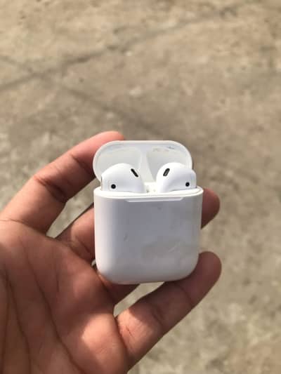 Apple AirPods 2 (1st Generation) – 8/10 Condition – All OK