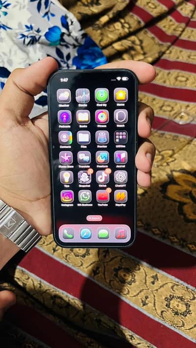 iPhone 13 128gb  88%BH 10/10 Sim time Available 0/3/0/9/4/1/1/5/0/6/9