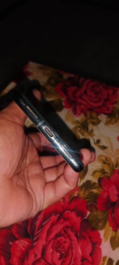 google pixel 7 pro 10/10 confiscation