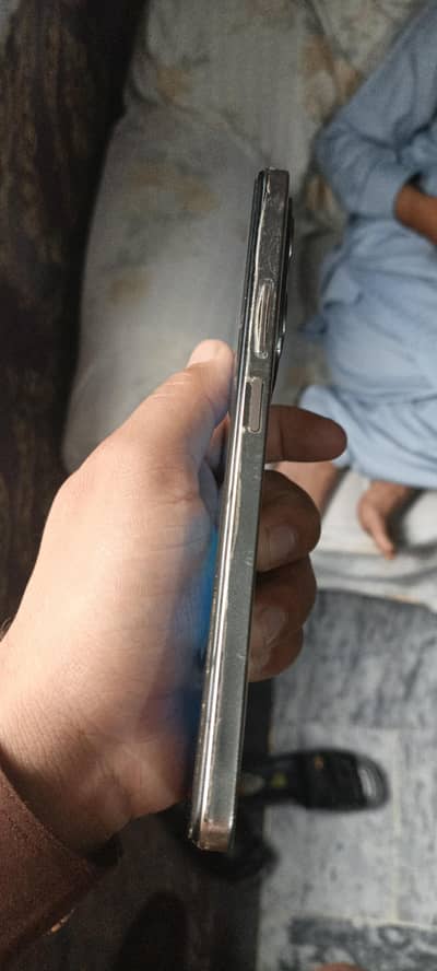 Infinix hot 40 condition 10/9.5 complete box no any fault 8+8=256