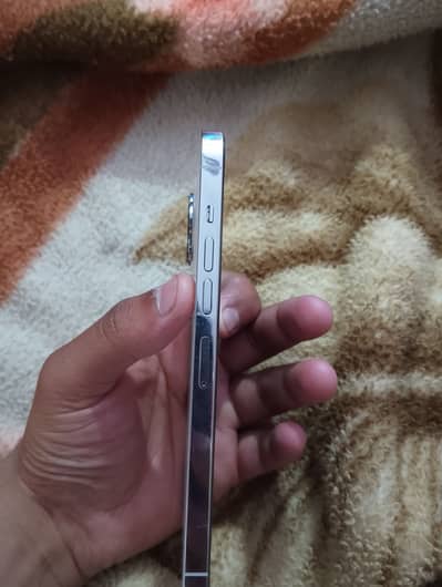 I phone 13 pro max jv