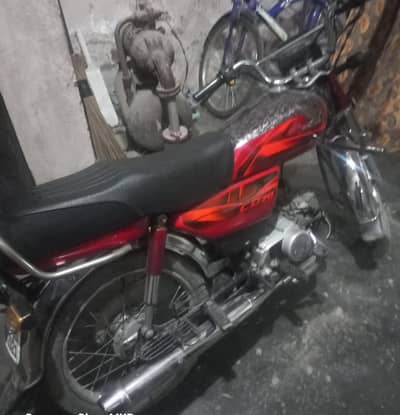 HONDA CD 70 BIKE MODLE 2022 IS FOR  URGENT SALE