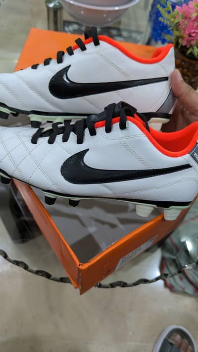 Nike tiempo football shoes (original) Uk size 6 negotiable