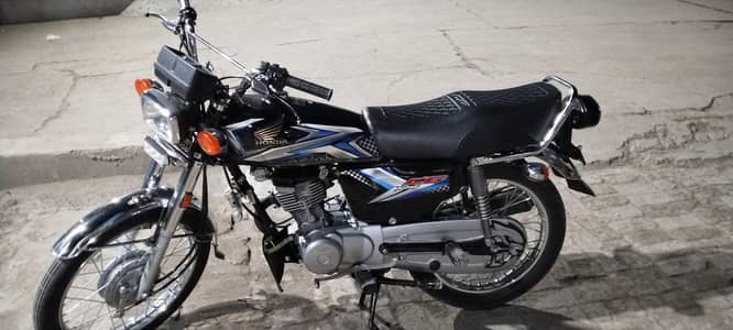Honda 125 Blacks Color
