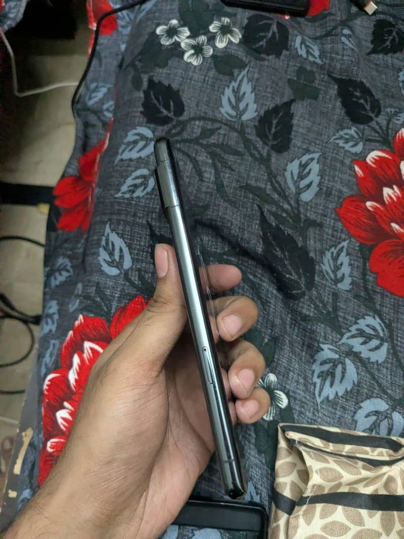 Google pixel 7 pro 4