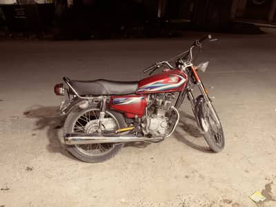 CG125 /2015 model red colour used for sell register