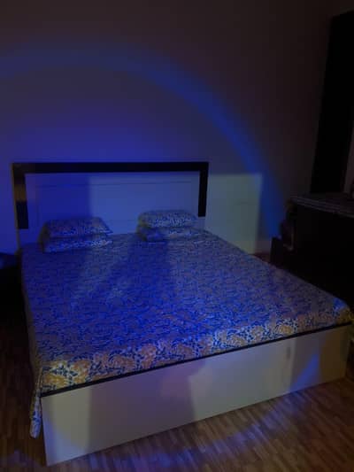 King Size Bed Without Mattress