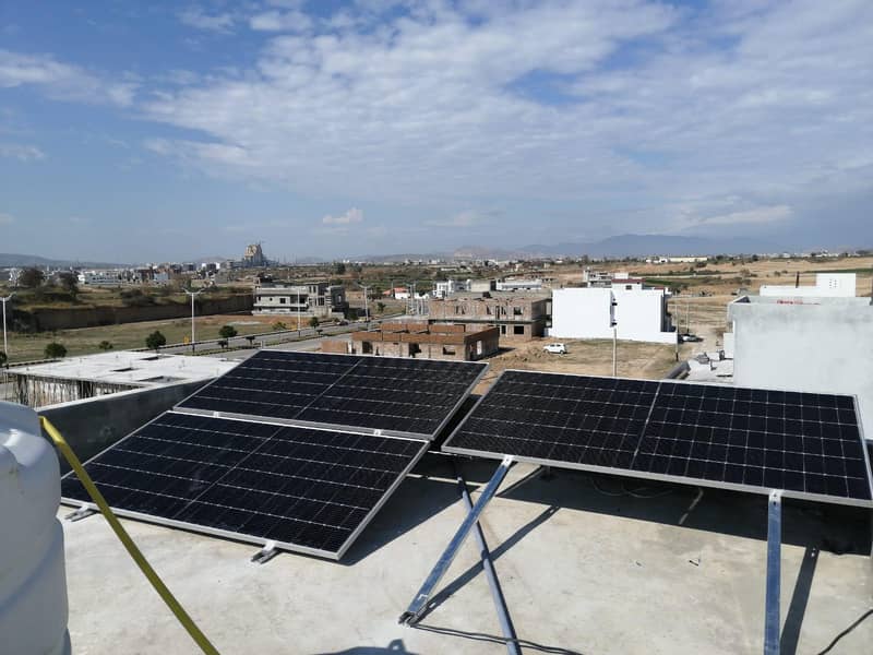 solar , batteries , UPS 3