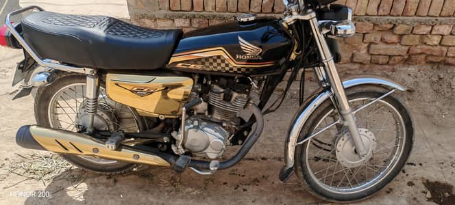Honda Self Start 125 Gold Special Edition
