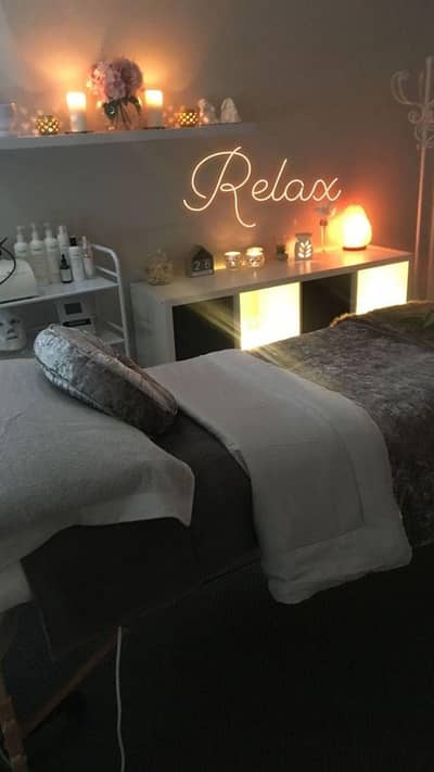 Female staff required in spa