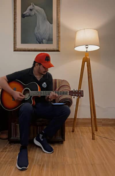 Learn Guitar - Learn Music - Viocal Trainings