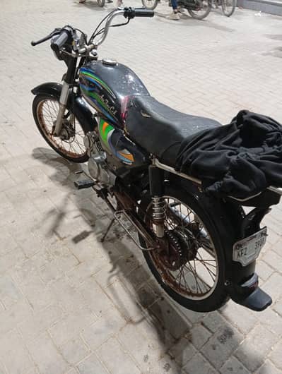 gadi ka name bionic hai