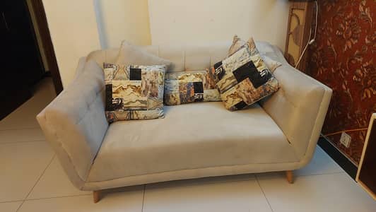 8 Seater Sofa Set with Cushions – Urgent Sale