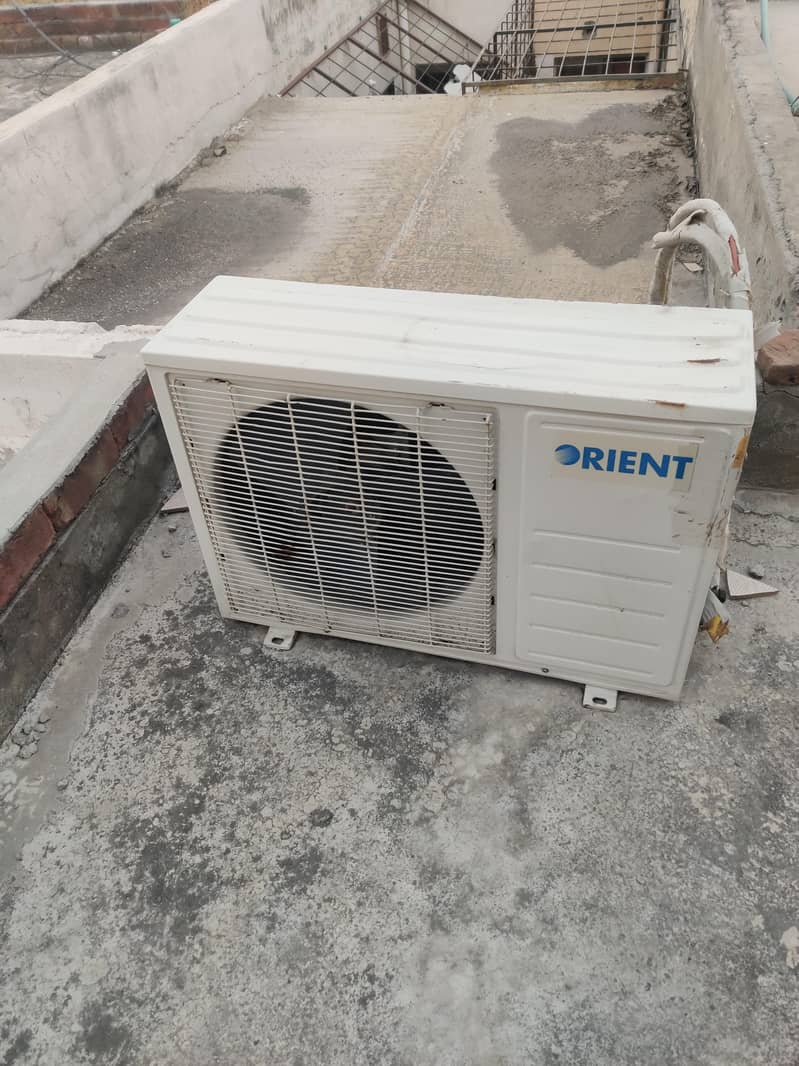 Orient Split AC 1