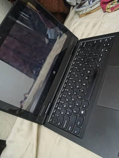 foldable touch laptop Thinkpad Ram 8 256 Window 10 Gen 7