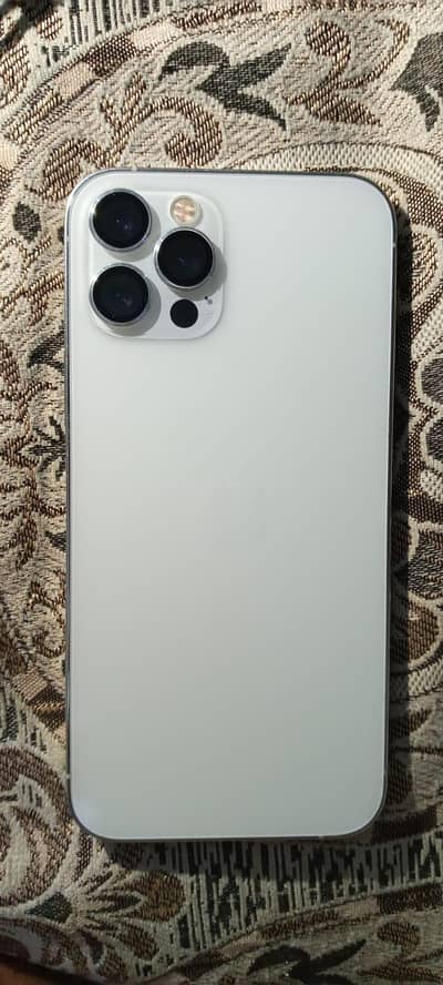 iphone 12 pro white colour.      03174136851
