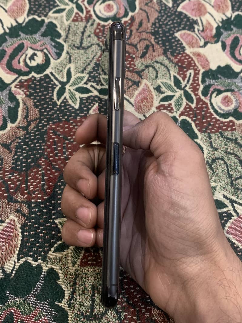 Iphone 11 pro max 3