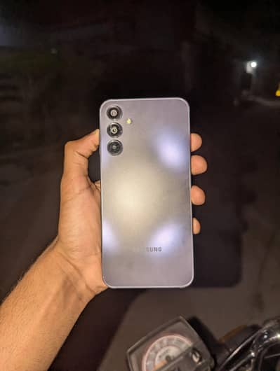 Samsung a15 8/256gb 10/10  with box