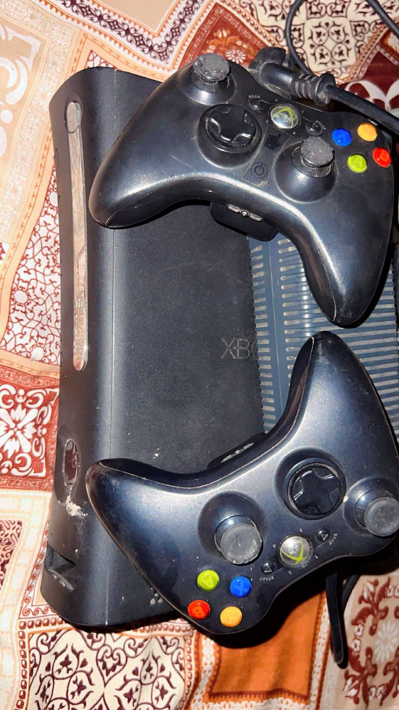 Xbox 360 with Controllers 0