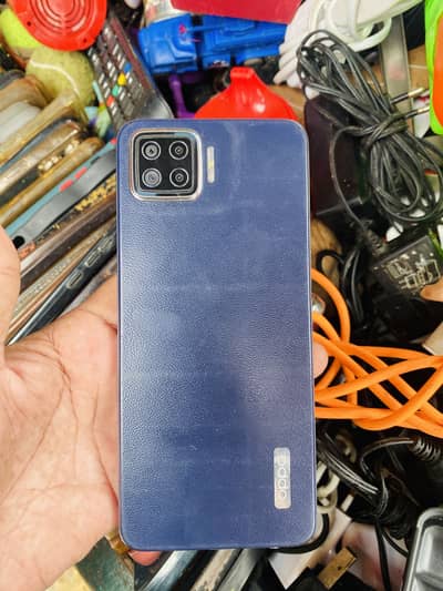 Khrab bord sell karne ho to rpta karne achi ret hn mere pass