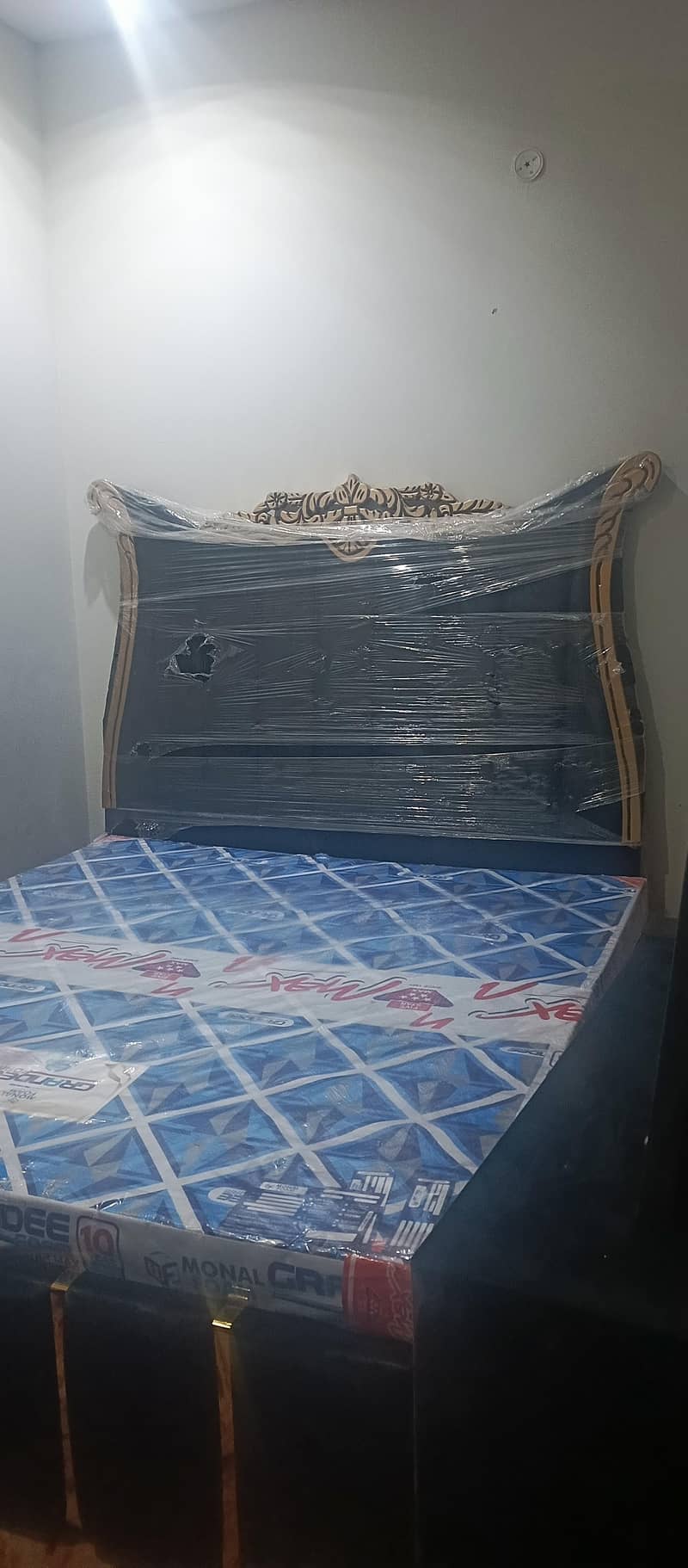 porting bed and side table 1