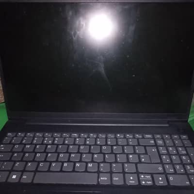 Ryzen 5 7520U Lenovo V15 G4 AMN