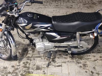 Honda cg 125 black color for sell